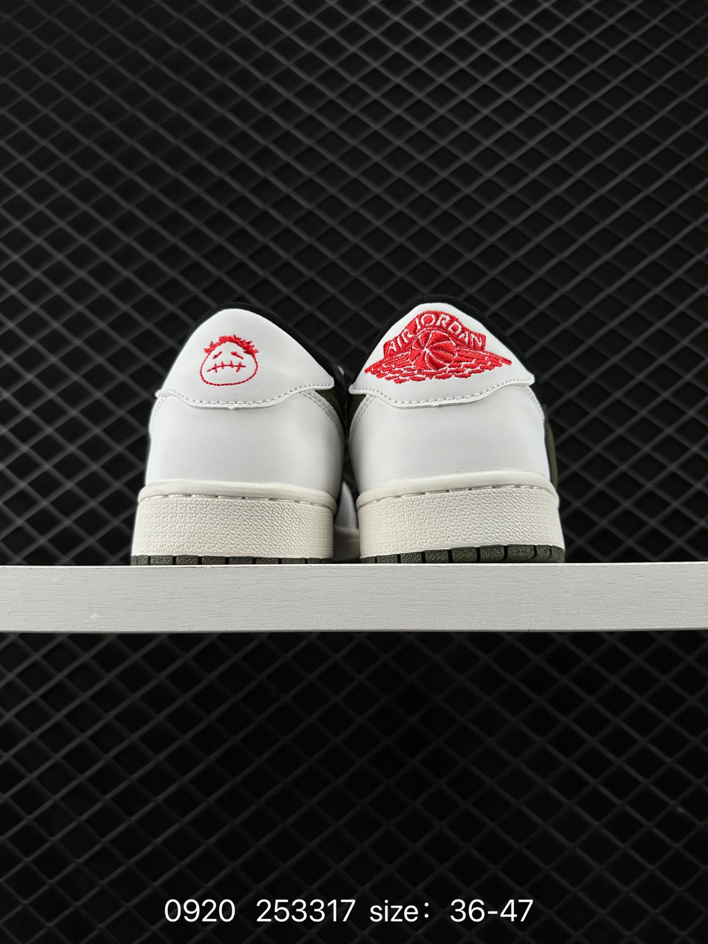 Travis Scott x Air Jordan 1 ” Reverse Mocha “